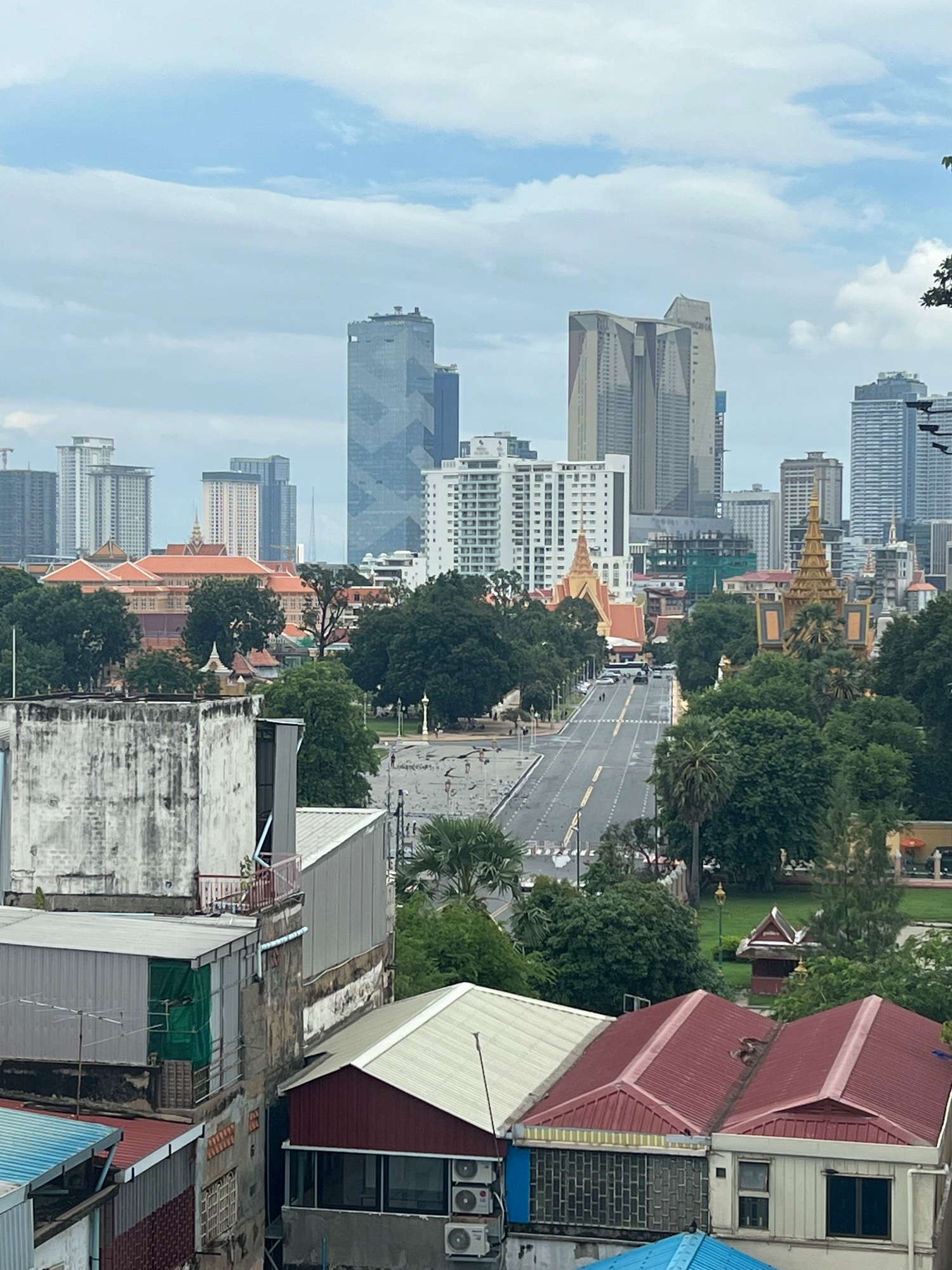 View from my Hotel room. note the golden peak on the very right. That is the Entrance gate to the Royal Palace. That's right. That's what 14$ a night buys you in Phnom Penh.