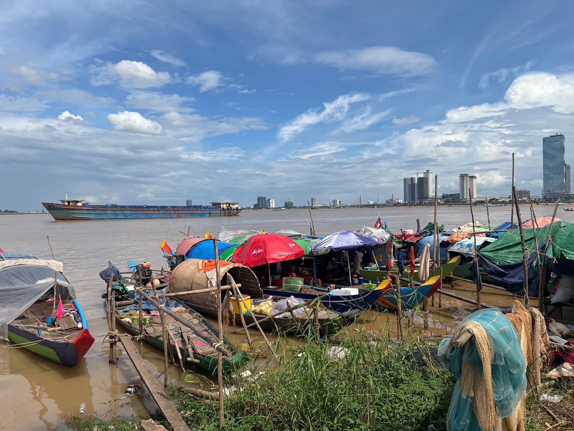 The is no affluence at the confluence.