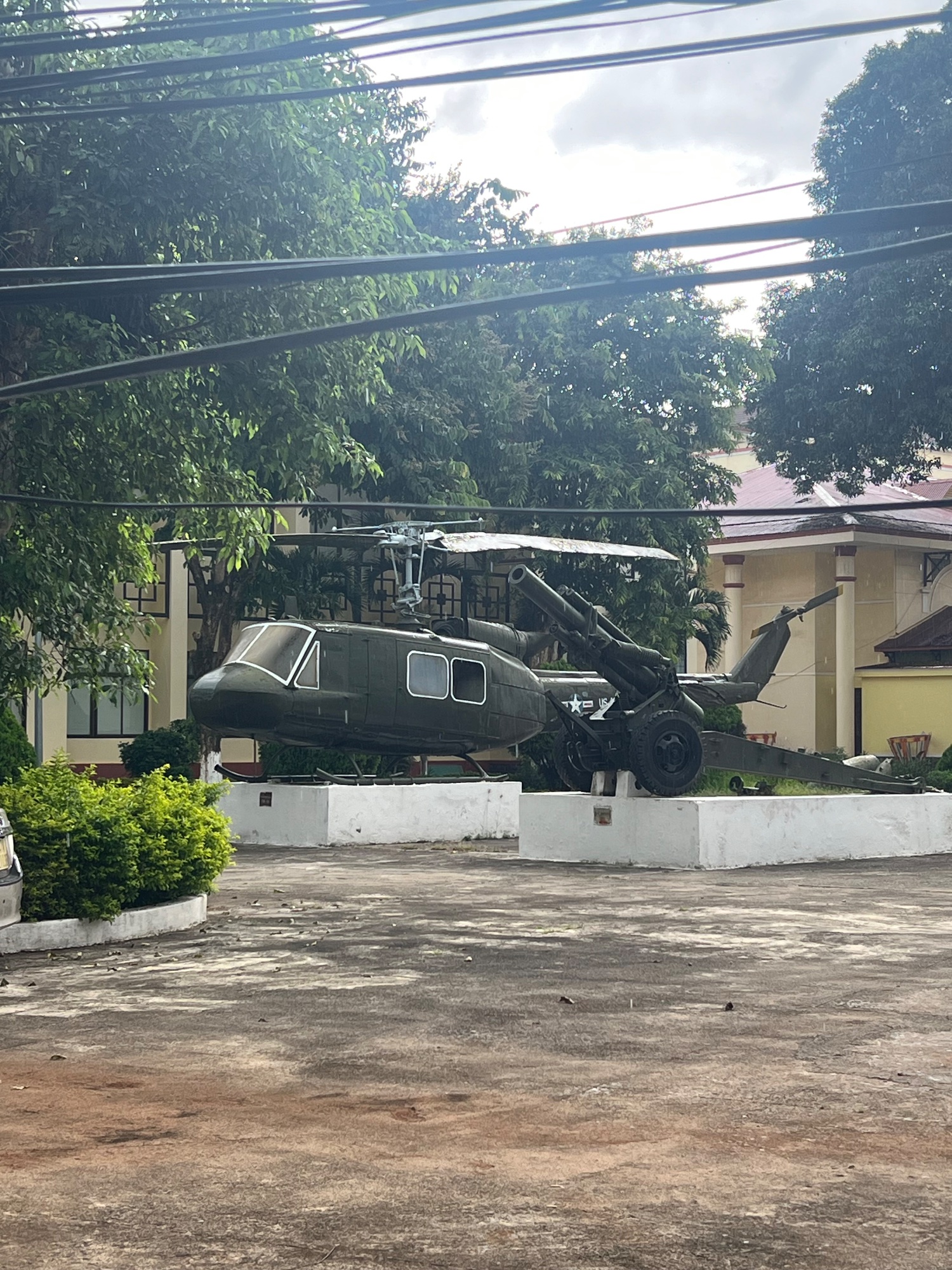 There were military barracks in the middle of the city, featuring some war booty.
