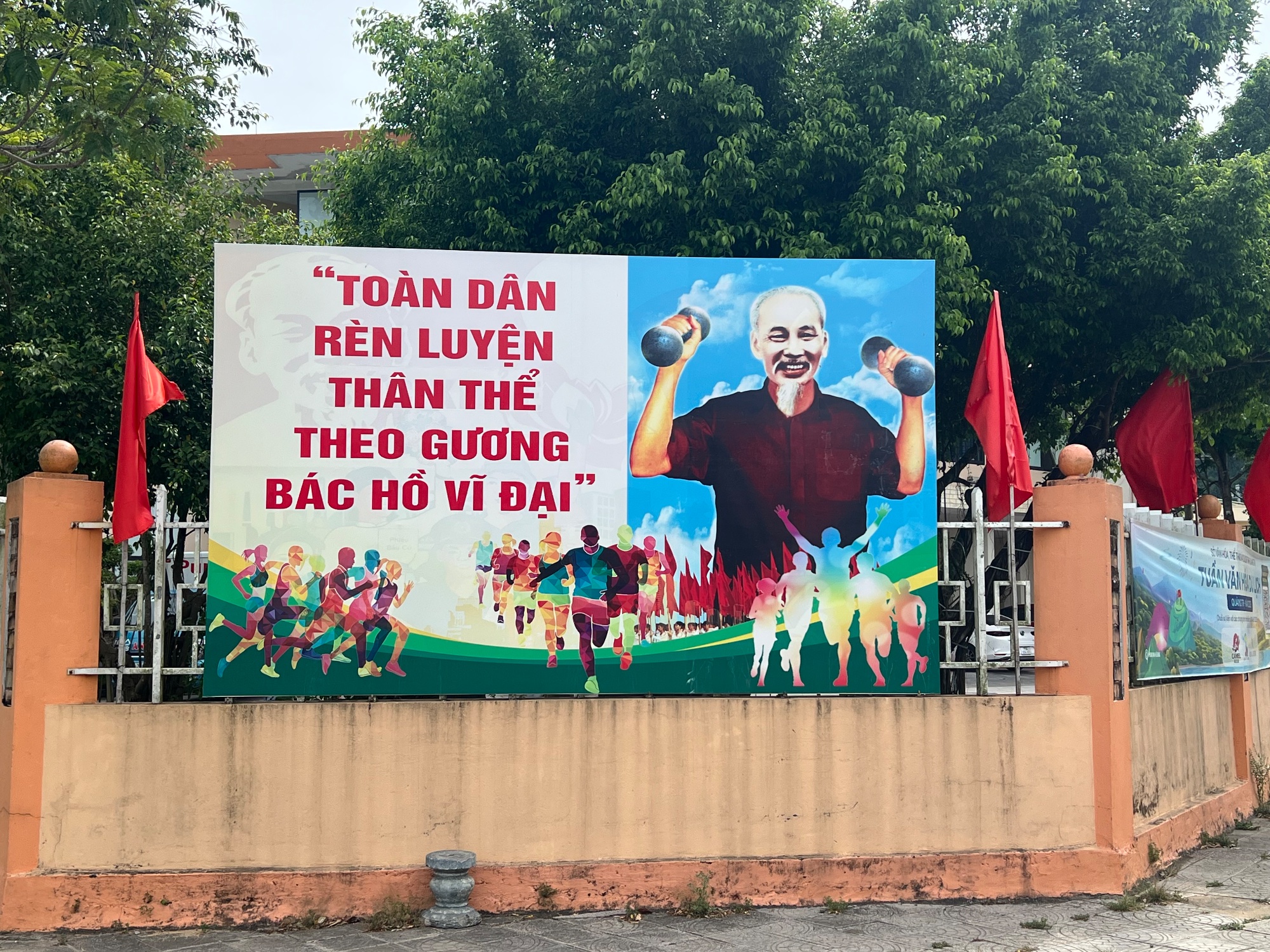 "The entire nation should practice physical fitness following the example of the Great President Ho Chi Minh." :')