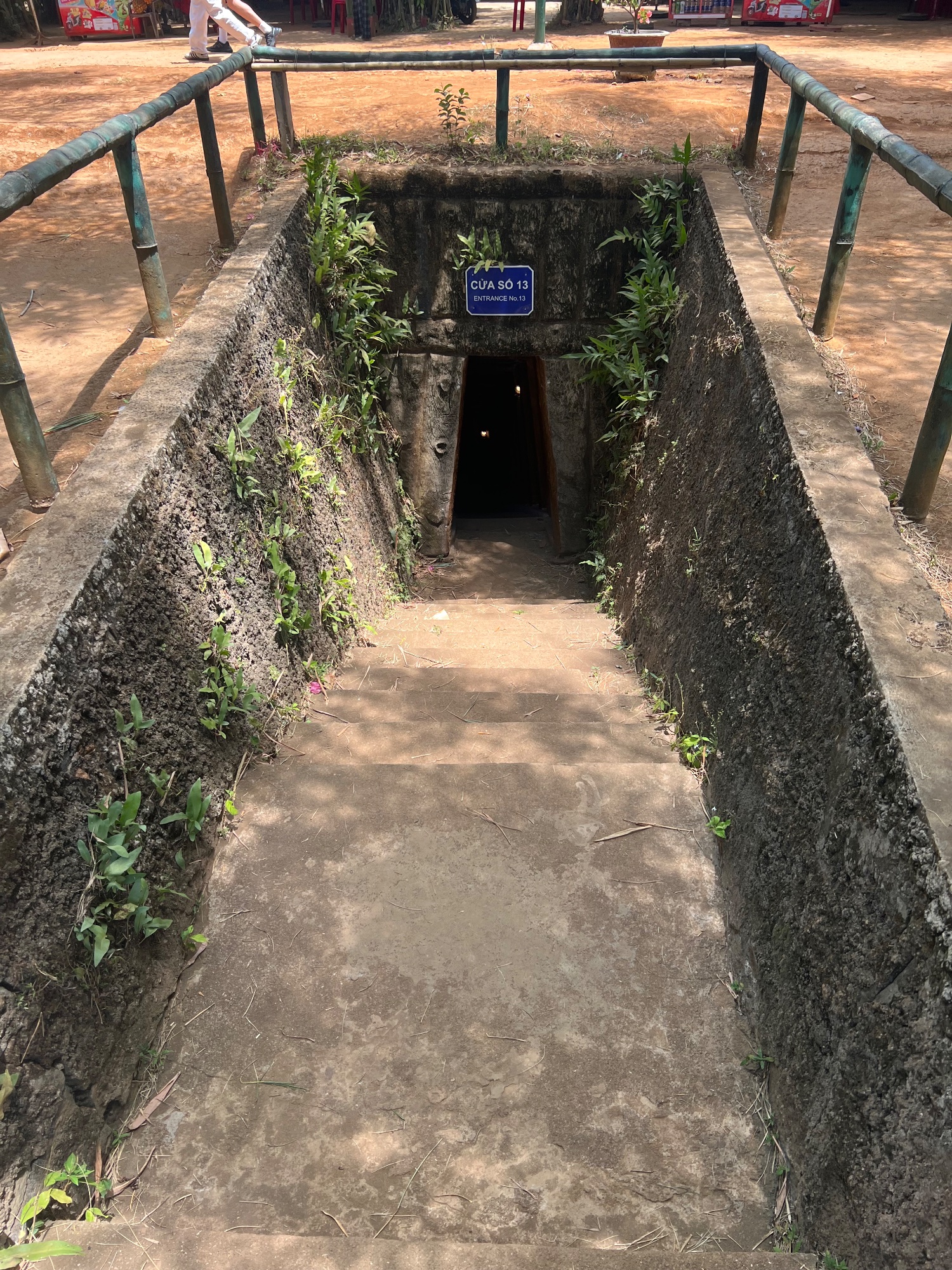 Vịnh Mốc tunnels