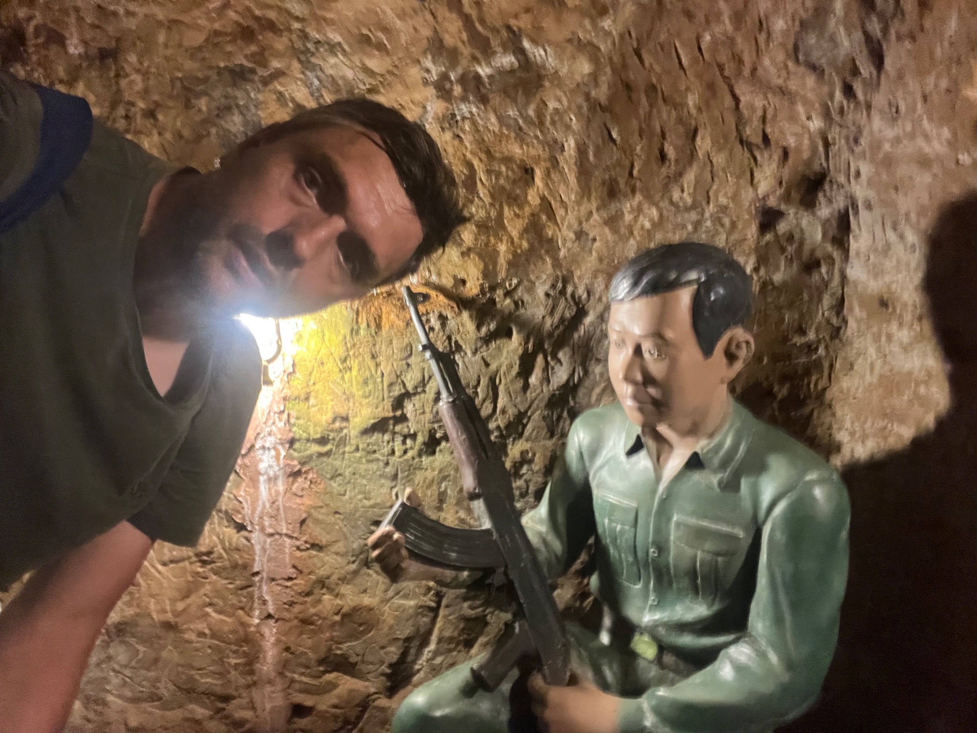 Vịnh Mốc tunnels