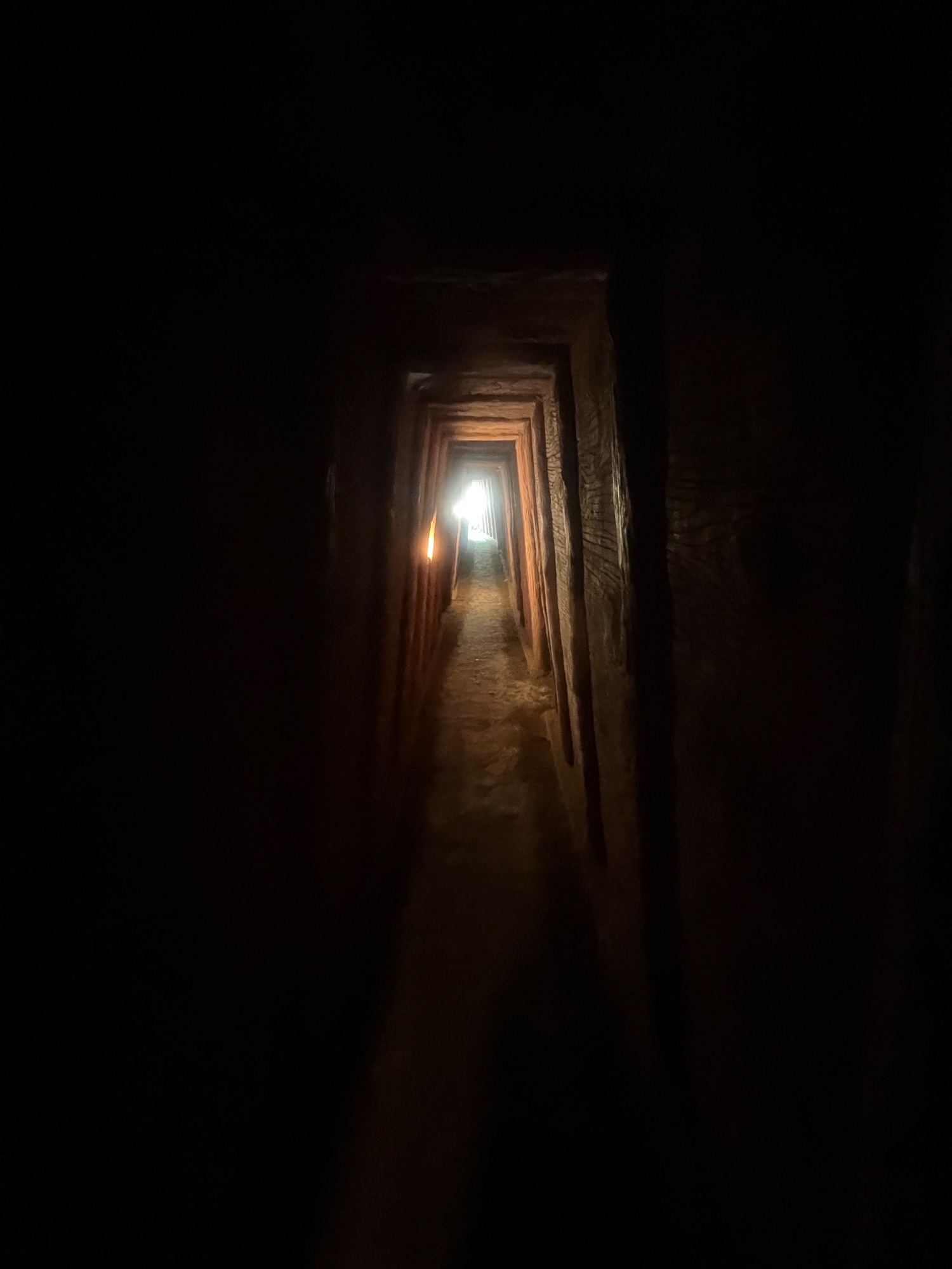 Vịnh Mốc tunnels
