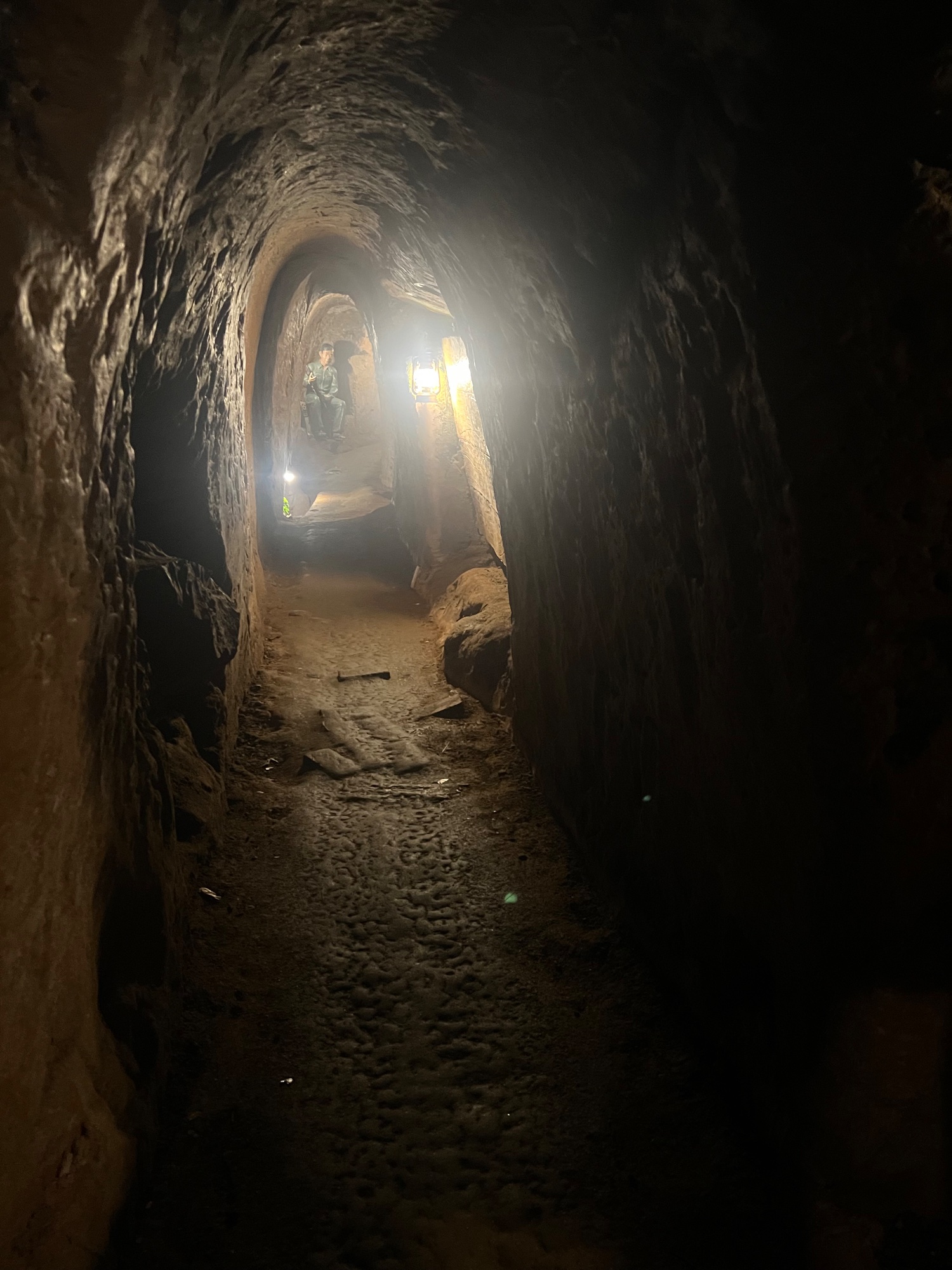 Vịnh Mốc tunnels