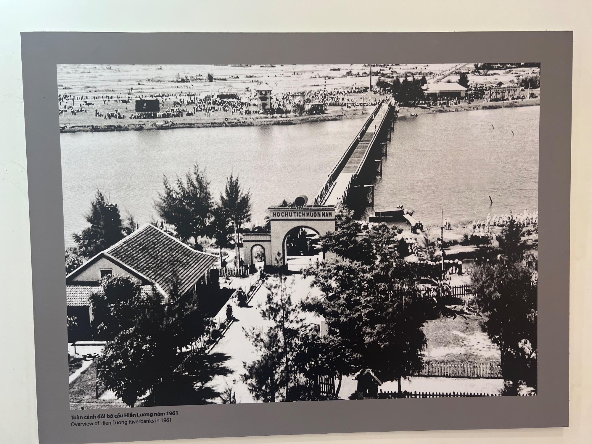 Hiền Lương Bridge - 17th Parallel