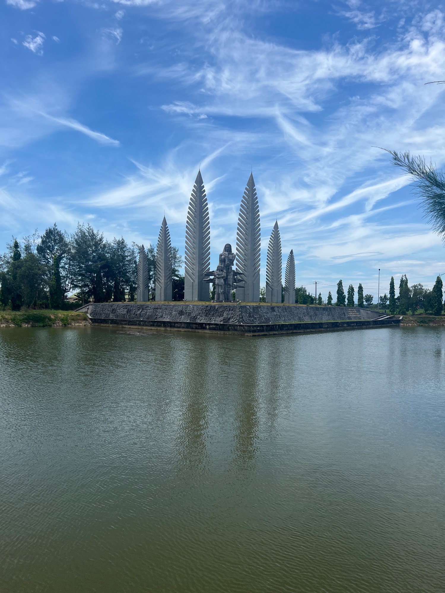 Hiền Lương Bridge - 17th Parallel