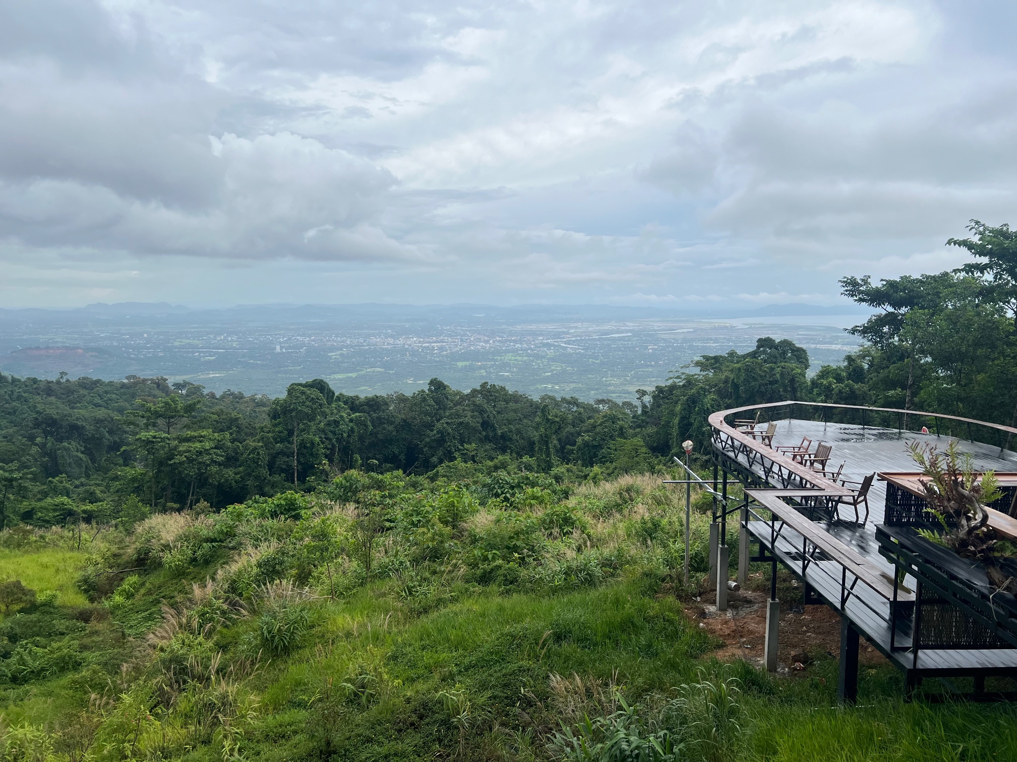 During the ascent: nice view over Kampot